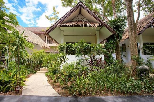 Eden Beach Bungalows